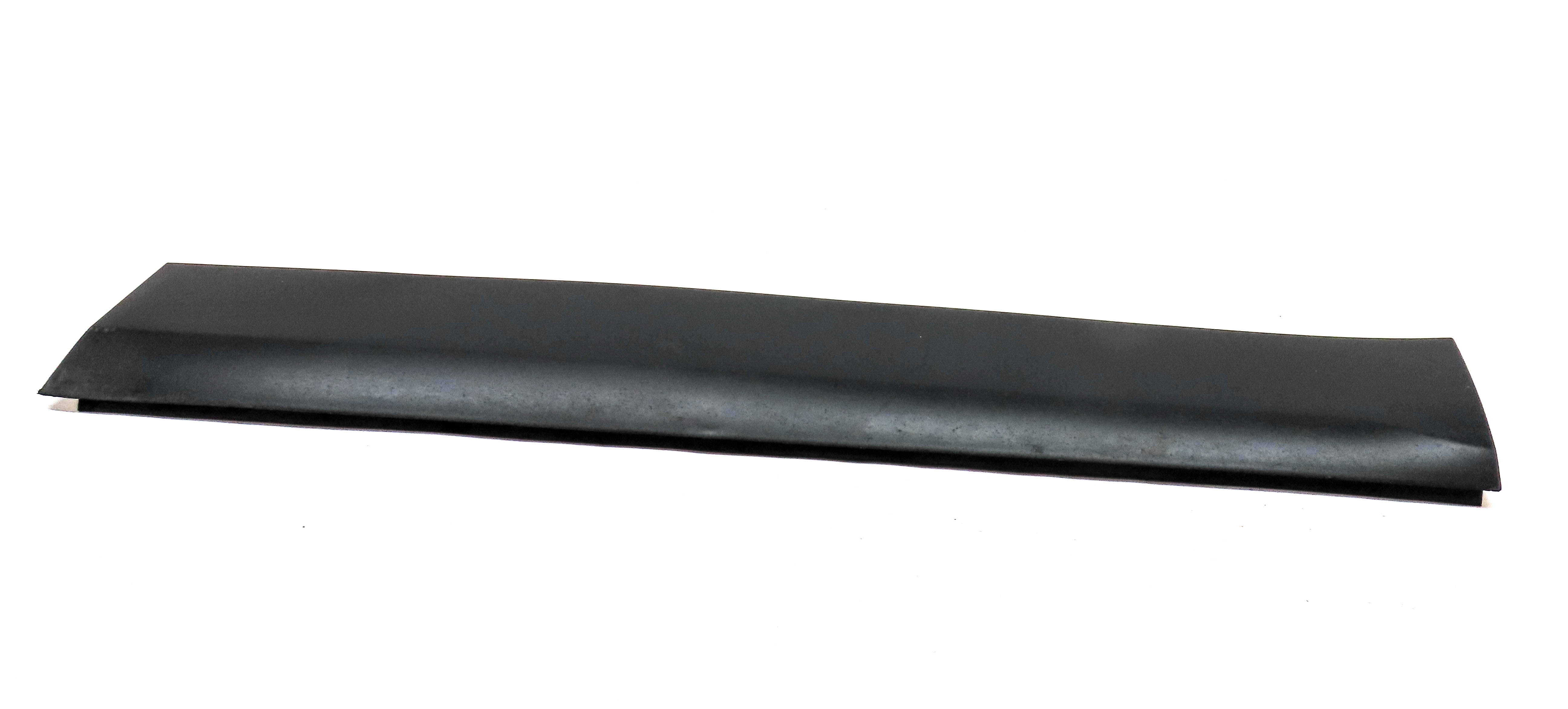 2016 LAND ROVER DISCOVERY SPORT (L550) FRONT RIGHT LOWER DOOR MOULDING TRIM — exact item pictured